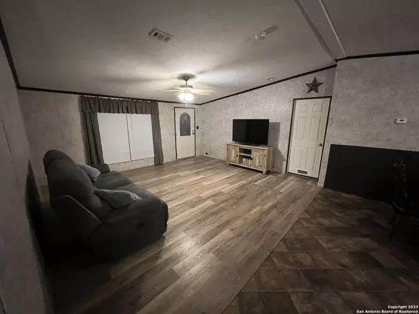 2597 CR 102, Knippa, TX 78870