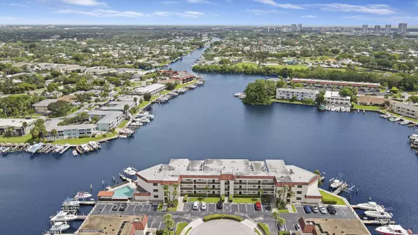 309 Lake CIR 203, North Palm Beach, FL 33408