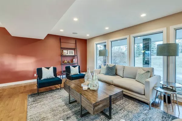 13271 Lake Lucerne RD SE, Calgary, AB T2J 3H9