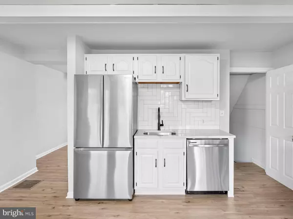 3061 W COURT AVE, Claymont, DE 19703