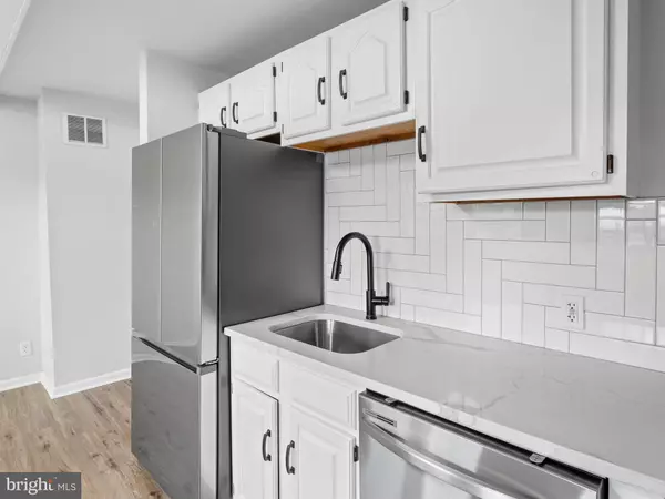 3061 W COURT AVE, Claymont, DE 19703