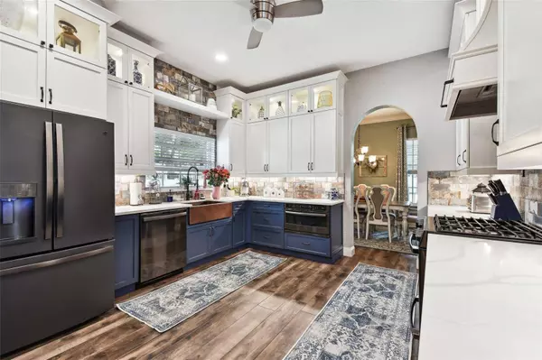 10262 MYRTLE OAK LN, Seminole, FL 33777