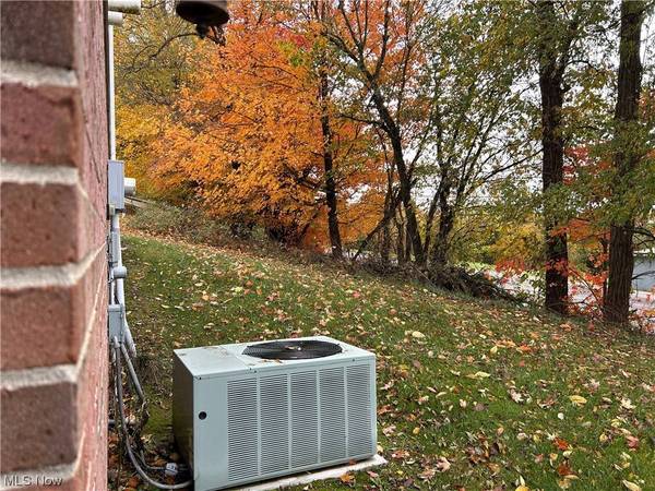 1 Edinburgh WAY, St. Clairsville, OH 43950