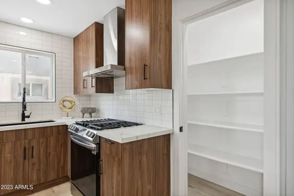 934 E CAVALIER Drive, Phoenix, AZ 85014