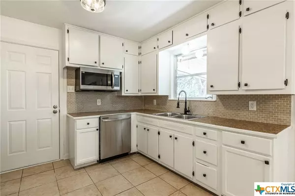 2141 Hermanson DR, Waco, TX 76710