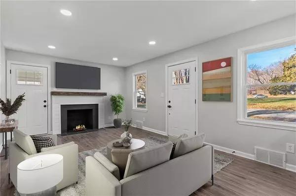 9831 E 68 TER, Raytown, MO 64133