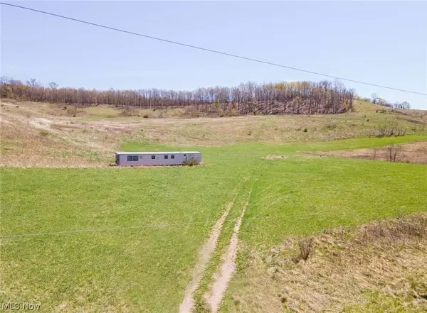 10544 Wayne Bridge RD, Lisbon, OH 44432