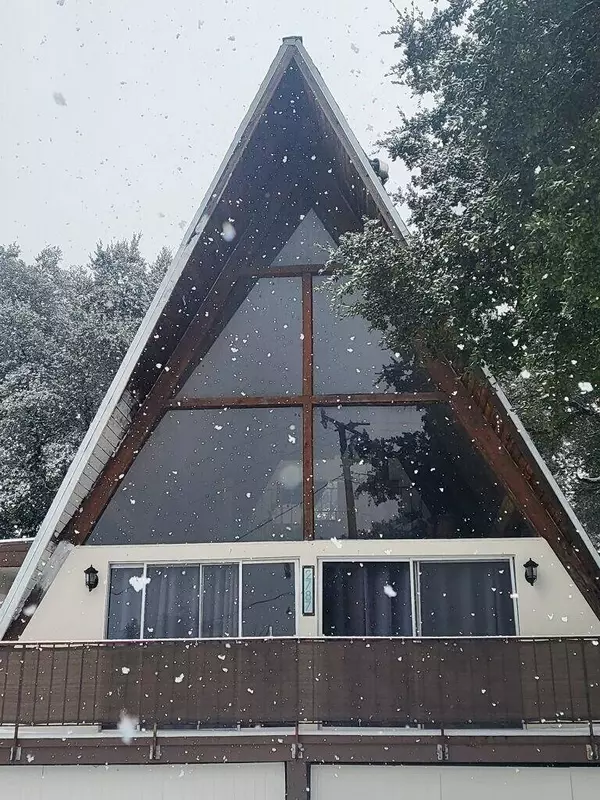 2787 Painted Cave Road, Santa Barbara, CA 93105