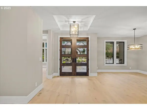 3520 LAKE GROVE AVE, Lake Oswego, OR 97035