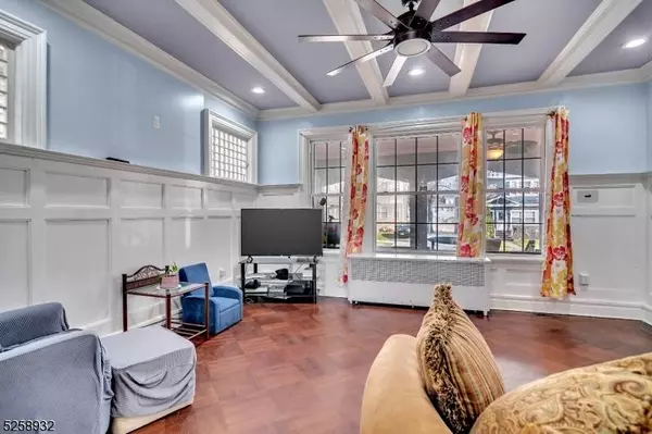 279 Rutledge Ave, East Orange City, NJ 07017