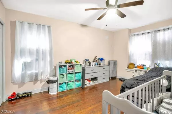 279 Rutledge Ave, East Orange City, NJ 07017