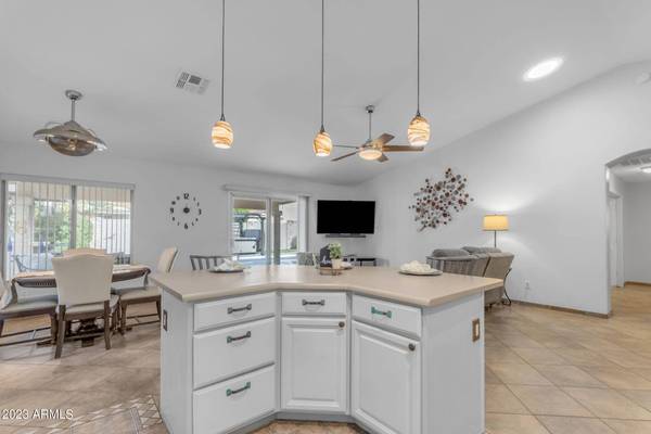 648 W COUNTRY ESTATES Avenue, Gilbert, AZ 85233