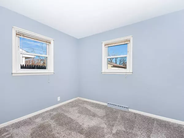 547 Westgate Drive, Aurora, IL 60506