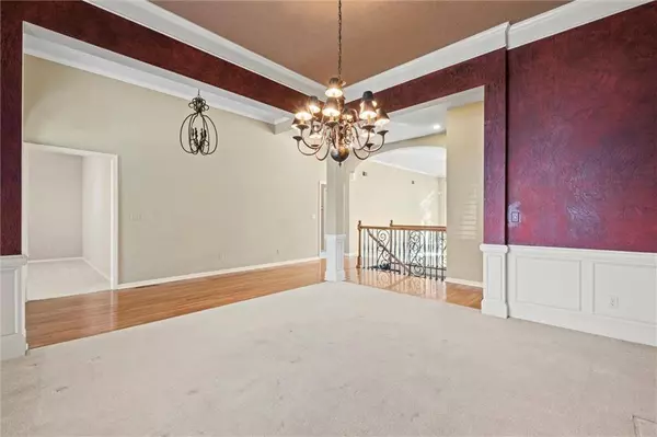 4521 Ironhorse DR, Leawood, KS 66224