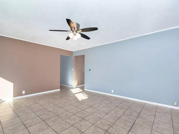 547 Westgate Drive, Aurora, IL 60506