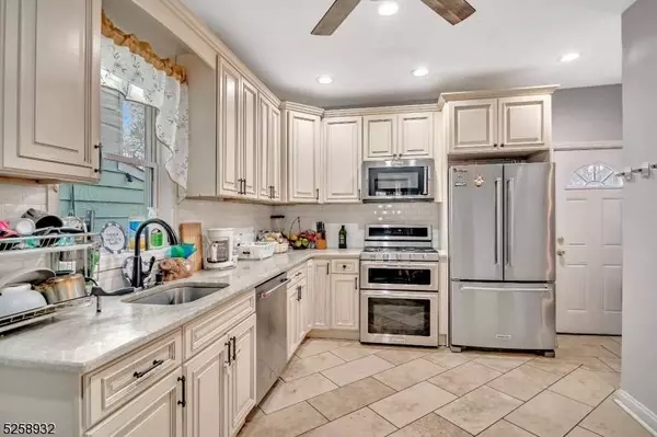 279 Rutledge Ave, East Orange City, NJ 07017