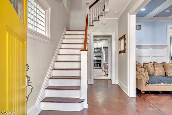 279 Rutledge Ave, East Orange City, NJ 07017