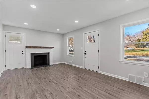 9831 E 68 TER, Raytown, MO 64133