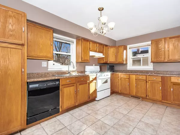 547 Westgate Drive, Aurora, IL 60506