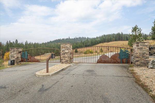 7105 S Saddle Ridge Ln, Greenacres, WA 99016