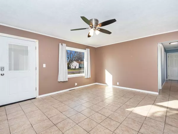 547 Westgate Drive, Aurora, IL 60506