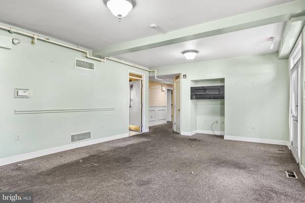 35-37 W BARBER AVE, Woodbury, NJ 08096