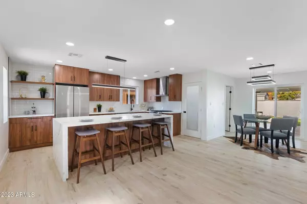 934 E CAVALIER Drive, Phoenix, AZ 85014