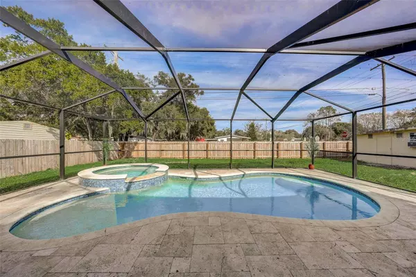 512 SUTTON PL, Brandon, FL 33510