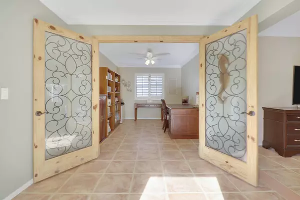 356 Garden BLVD, Palm Beach Gardens, FL 33410