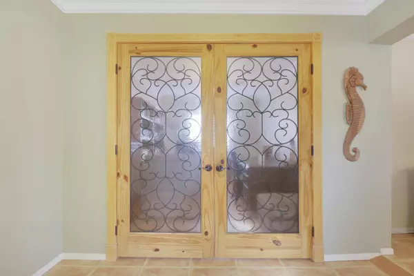 356 Garden BLVD, Palm Beach Gardens, FL 33410