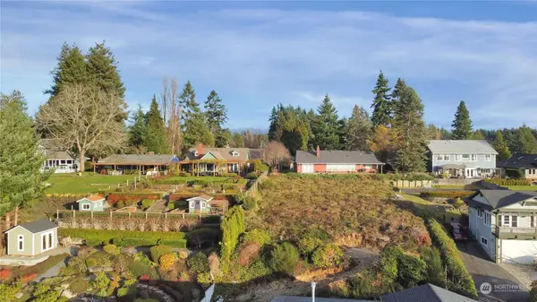 3613 Olympic BLVD W, University Place, WA 98466