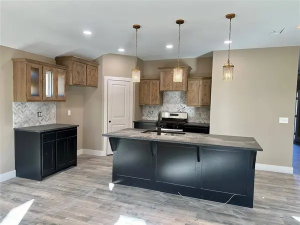 16014 Crossing Circle, Lindale, TX 75771