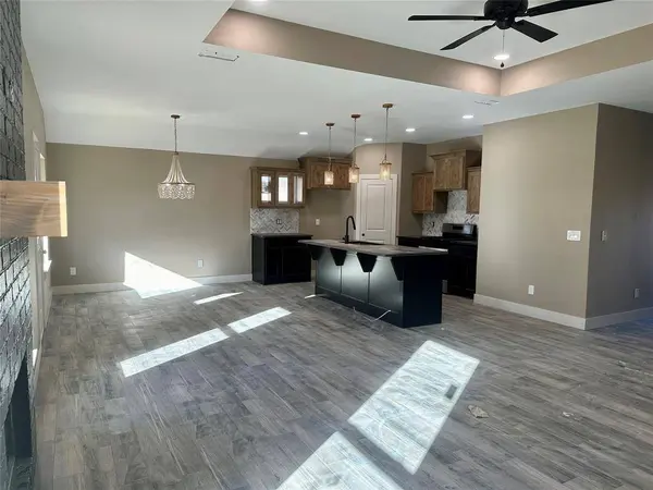 16014 Crossing Circle, Lindale, TX 75771