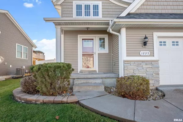 1235 W 62ND ST, Davenport, IA 52806