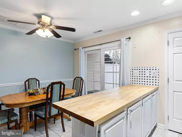 211 FIELDSTONE LN, Newark, DE 19702