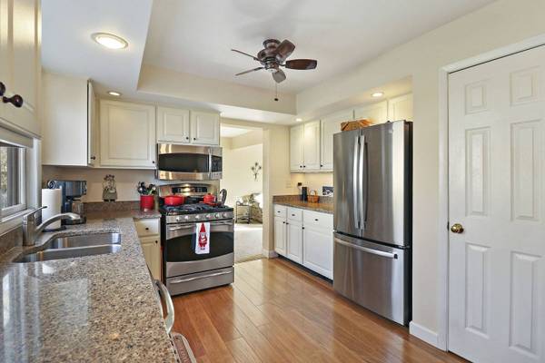 757 Hillside AVE, Antioch, IL 60002