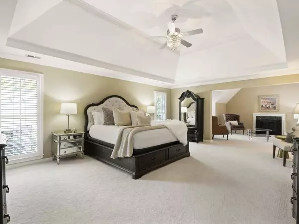 450 Newport Hts, Alpharetta, GA 30005