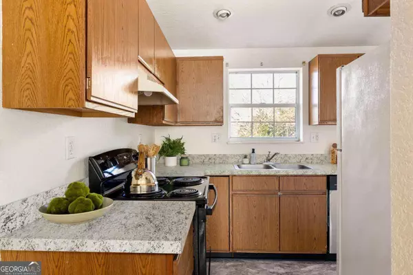 2879 Fields DR, Lithonia, GA 30038