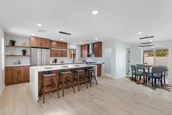 934 E CAVALIER Drive, Phoenix, AZ 85014