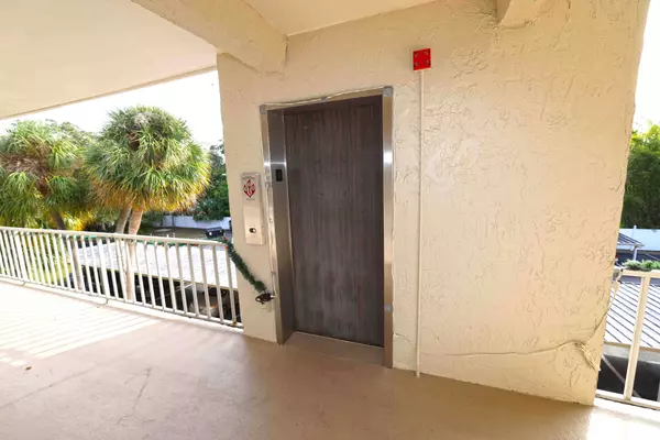 940 Virginia St, Dunedin, FL 34698