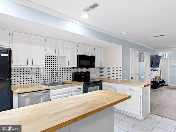 211 FIELDSTONE LN, Newark, DE 19702