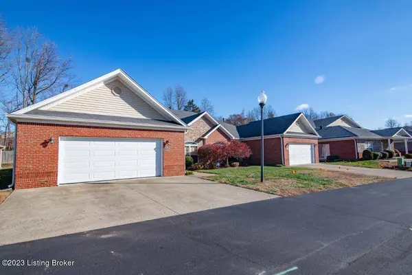 7506 Autumn Pointe Dr, Louisville, KY 40214