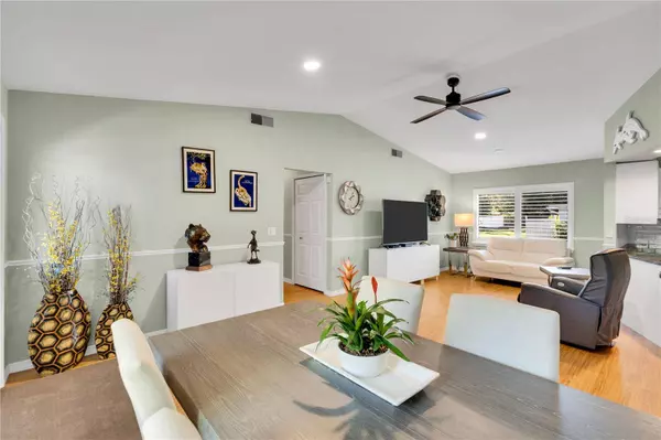 2108 UTICA DR, Sarasota, FL 34232