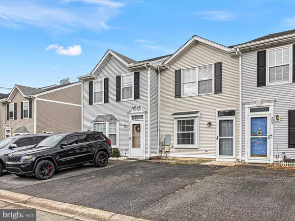 211 FIELDSTONE LN, Newark, DE 19702