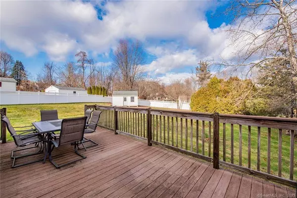 5 Eastfield Farms Drive, East Granby, CT 01602