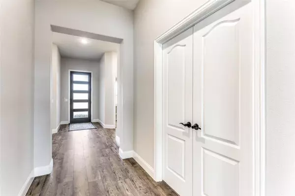 4737 Water Lily Lane, Fort Worth, TX 76036