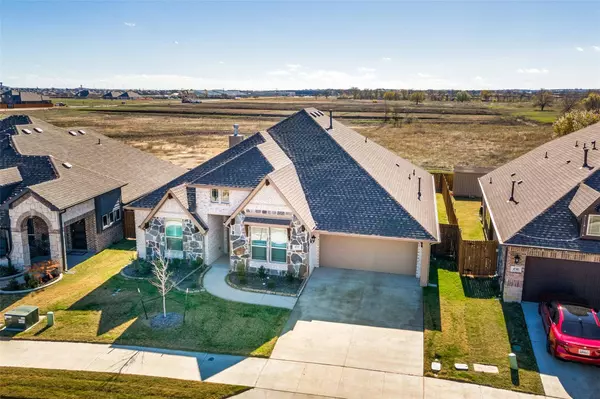 4737 Water Lily Lane, Fort Worth, TX 76036