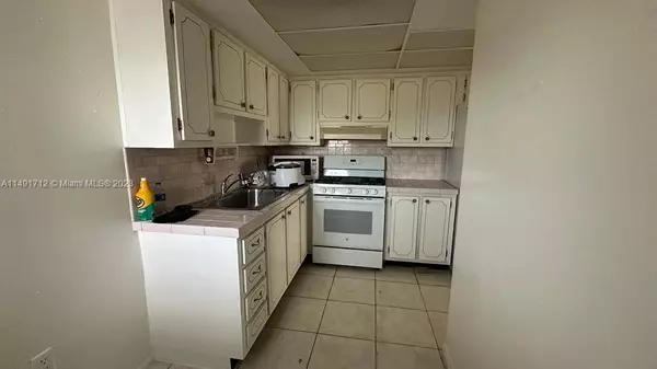 6720 Arbor Dr #208, Miramar, FL 33023