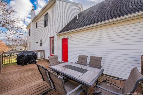 5 Eastfield Farms Drive, East Granby, CT 01602