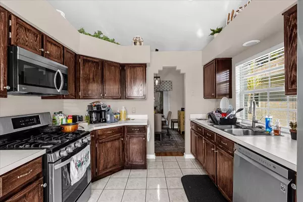 3374 BROOKWATER CIR, Orlando, FL 32822